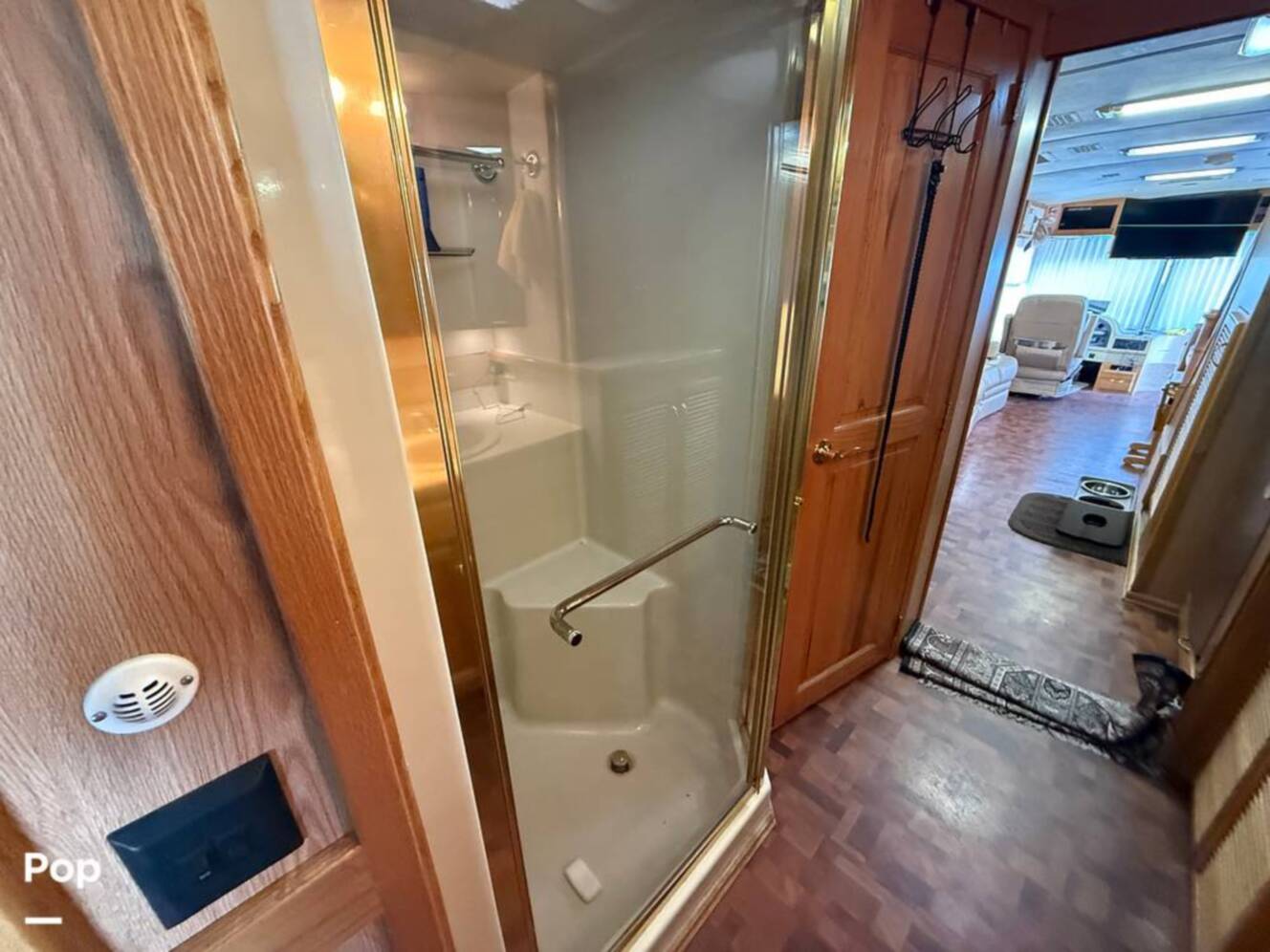 A photo of this 2006 Airstream Skydeck XL XL390