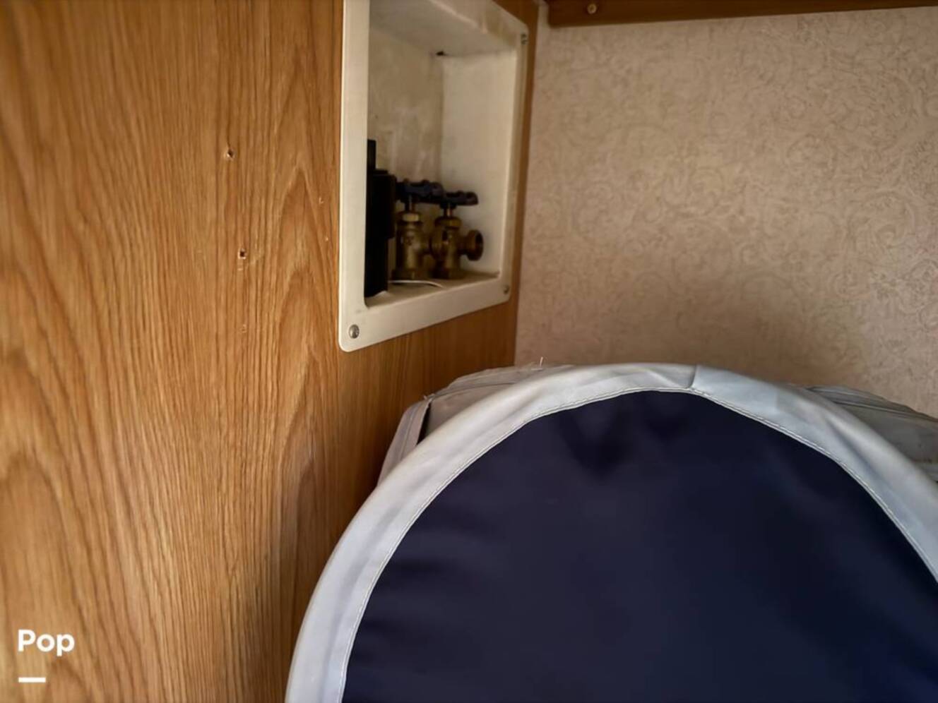A photo of this 2006 Airstream Skydeck XL XL390