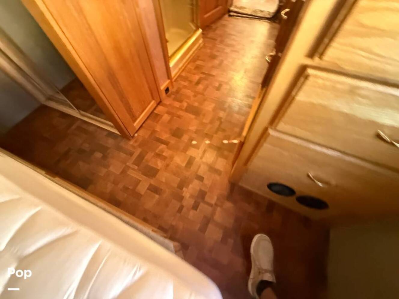 A photo of this 2006 Airstream Skydeck XL XL390