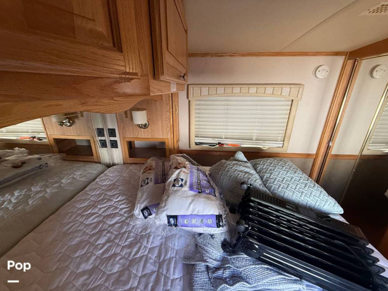 A photo of this 2006 Airstream Skydeck XL XL390
