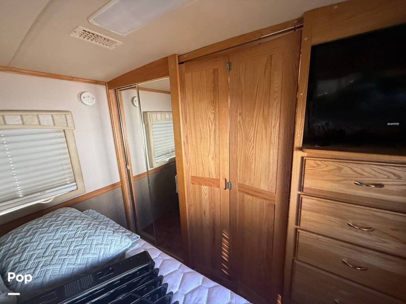 A photo of this 2006 Airstream Skydeck XL XL390