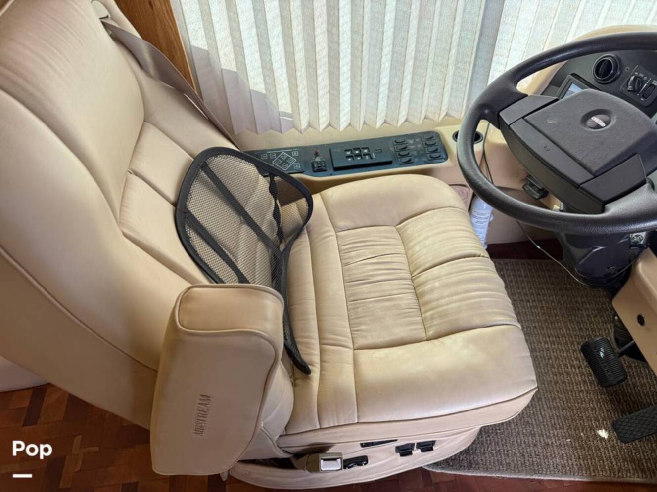 A photo of this 2006 Airstream Skydeck XL XL390