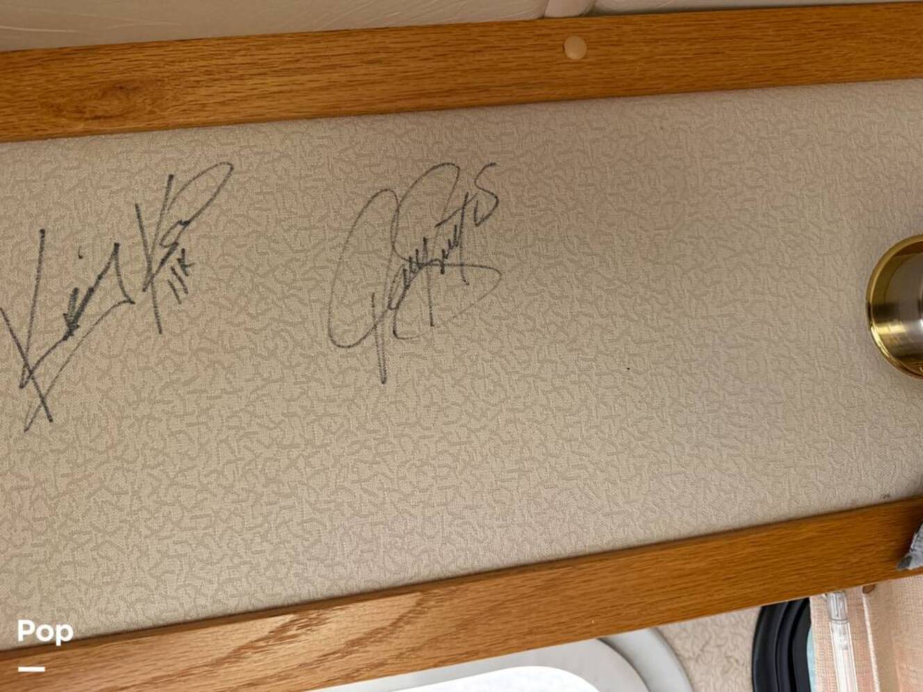 A photo of this 2006 Airstream Skydeck XL XL390