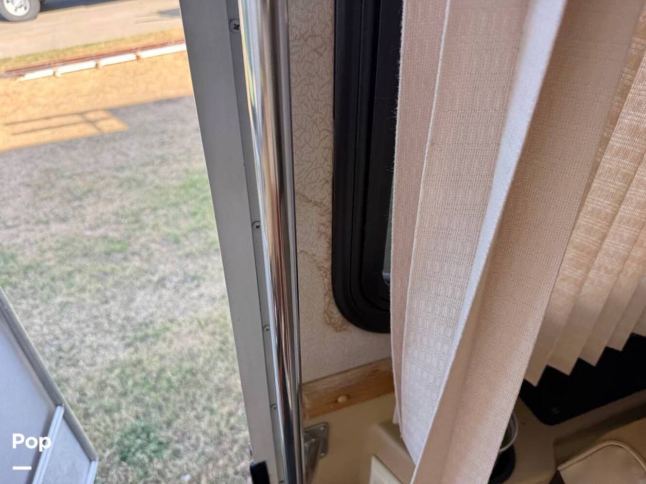 A photo of this 2006 Airstream Skydeck XL XL390