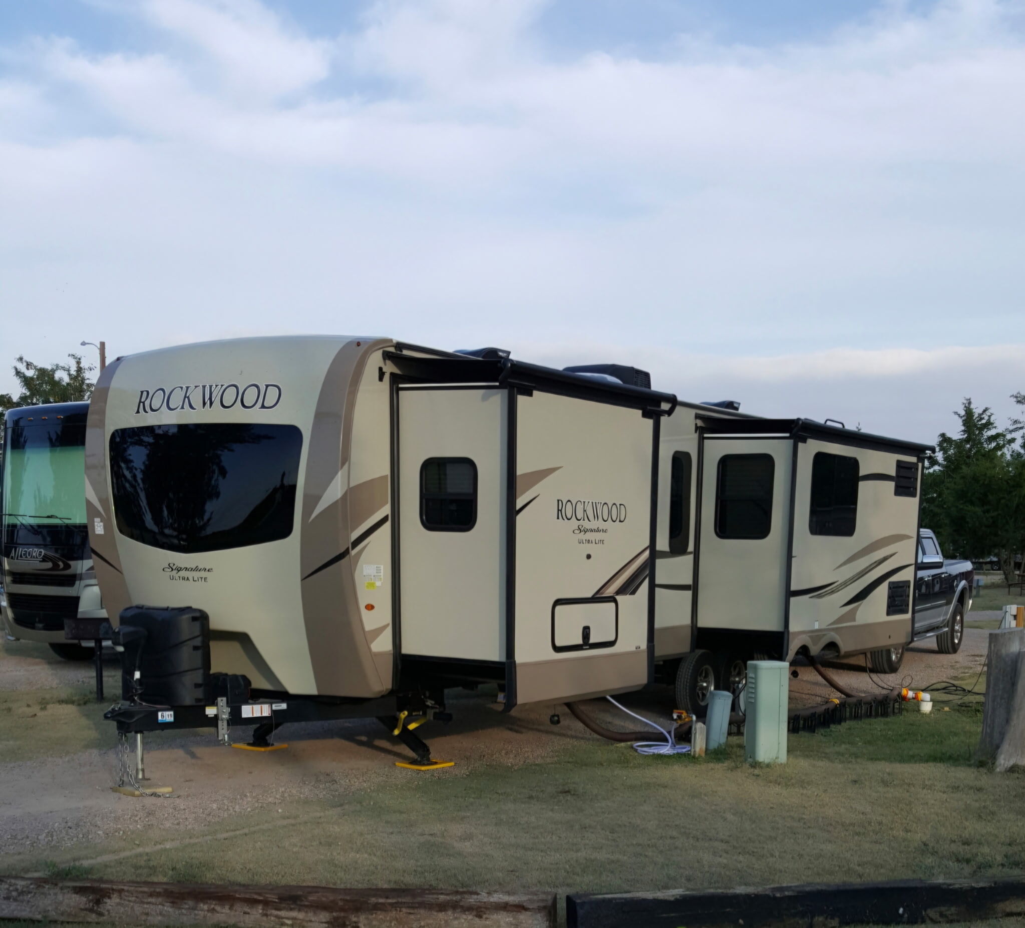 2018 Forest River ROCKWOOD 8332SB RV