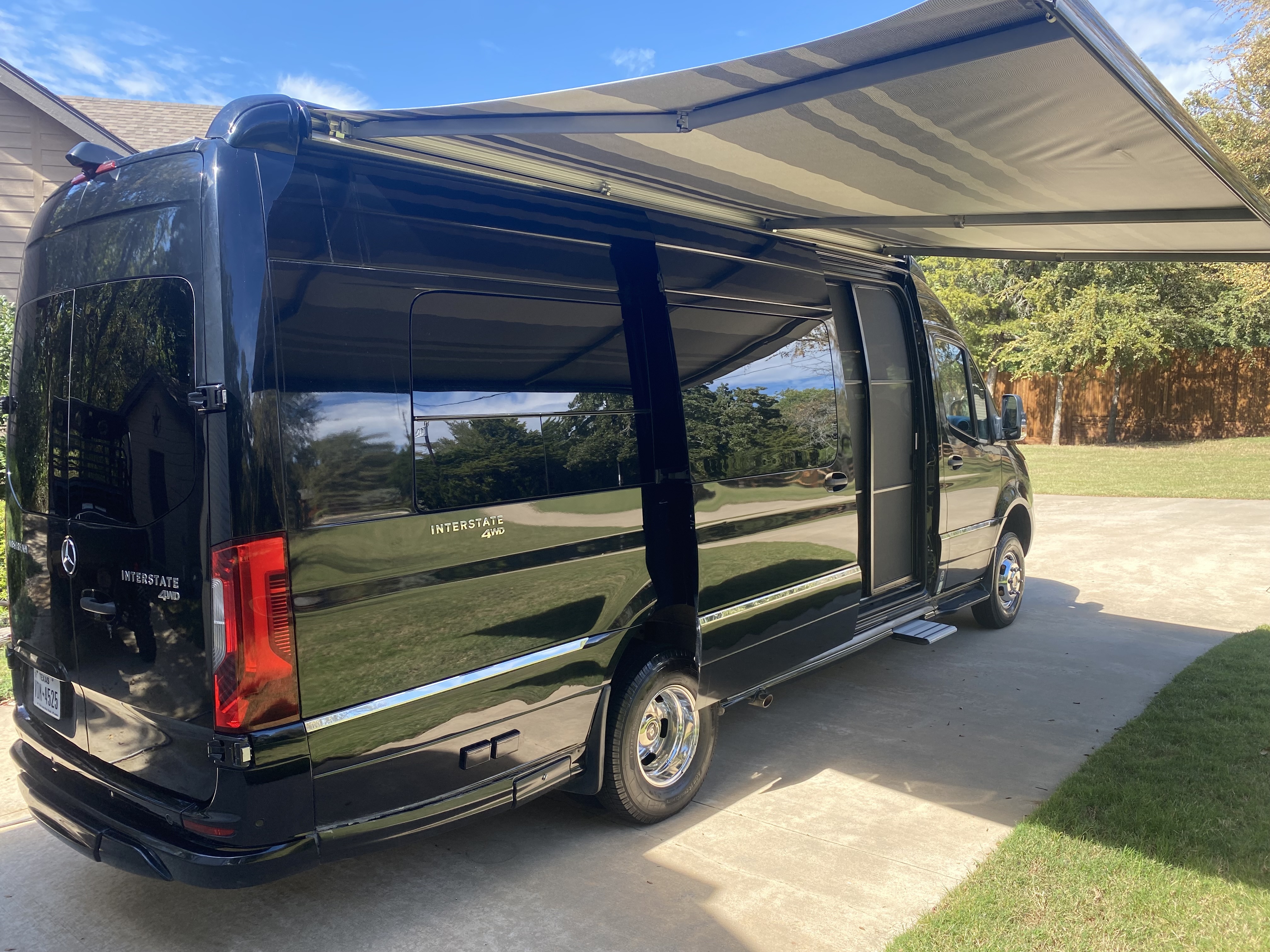 2021 Airstream INTERSTATE 24GT 4X4 in pottsboro TX