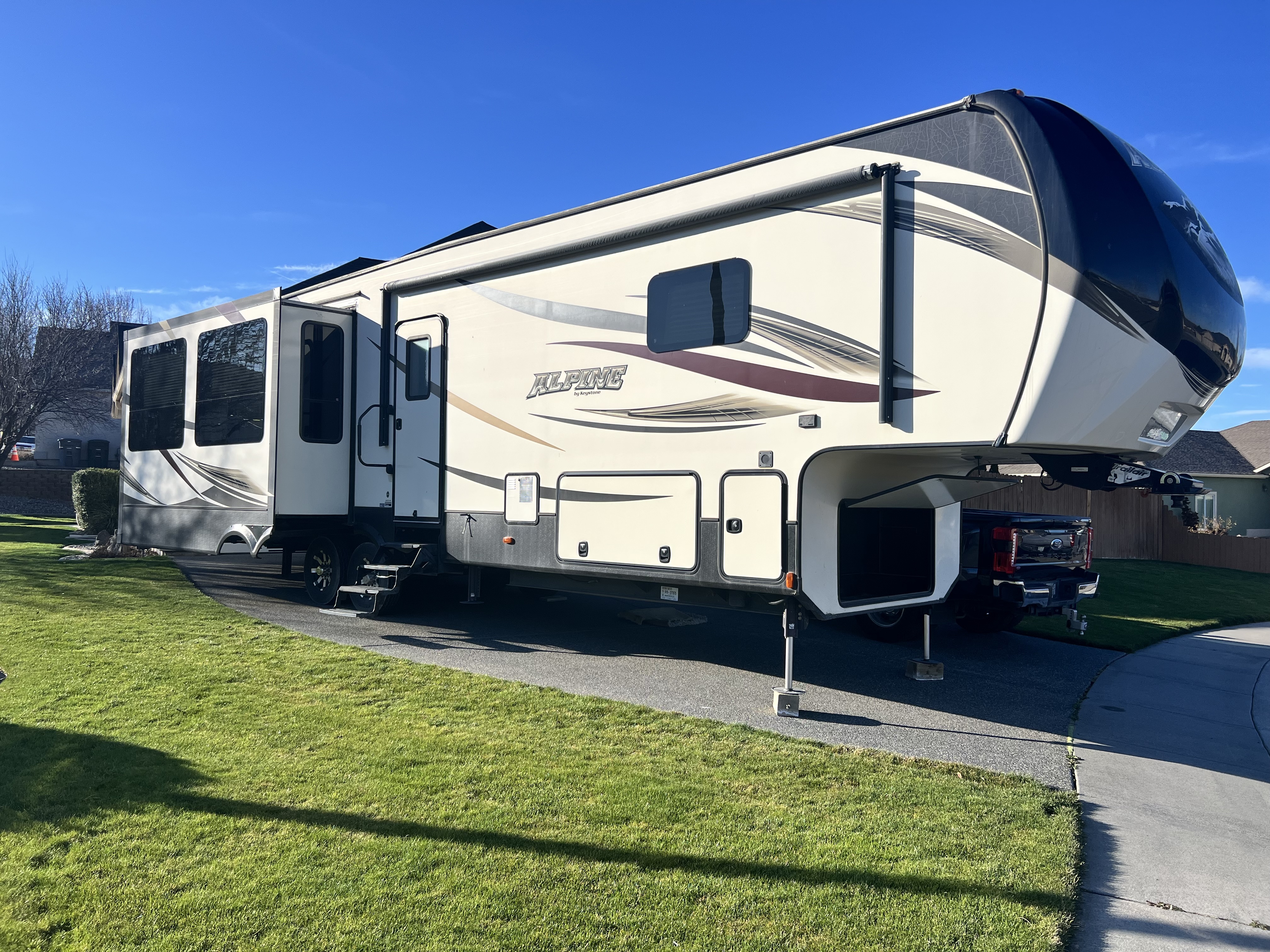 2016 Keystone ALPINE 3535RE RV
