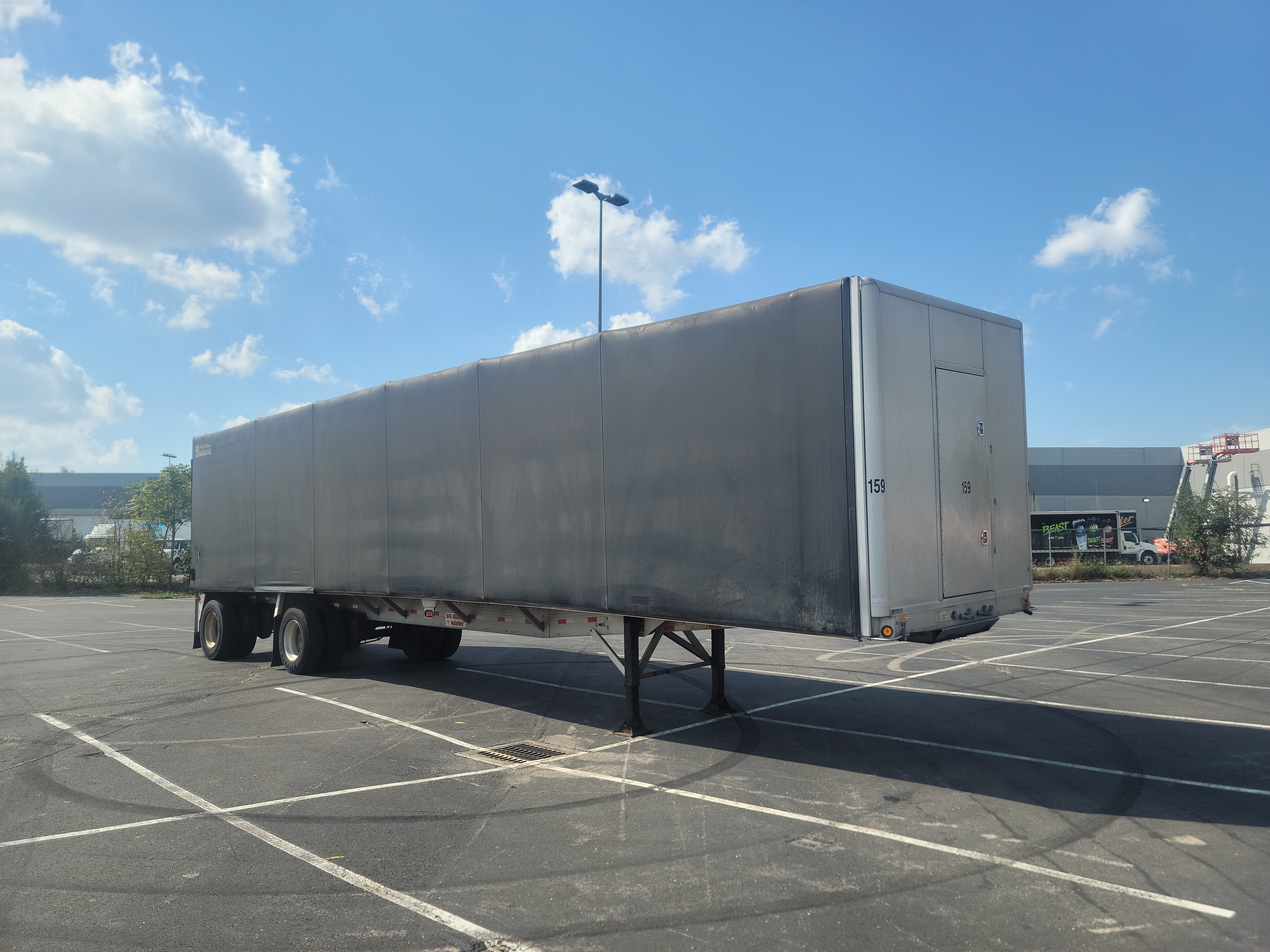 2006 REINTNOUER Flatbed Trailer in Dayton, OH