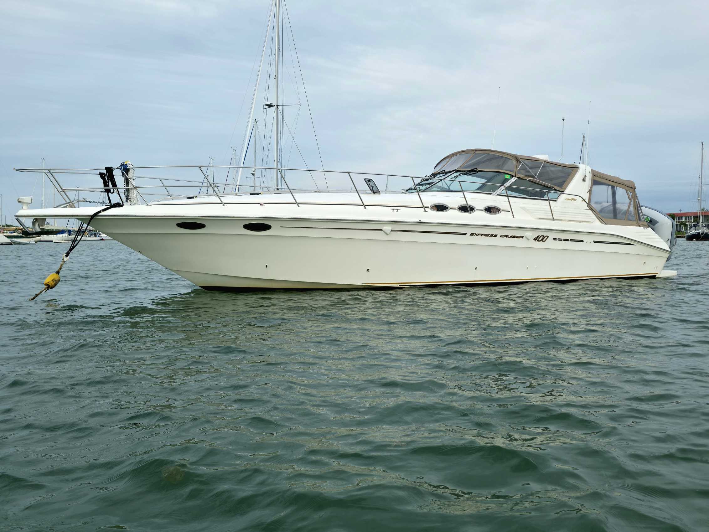 1998 Sea Ray 400 Express Cruiser Express Cruiser Boat boat