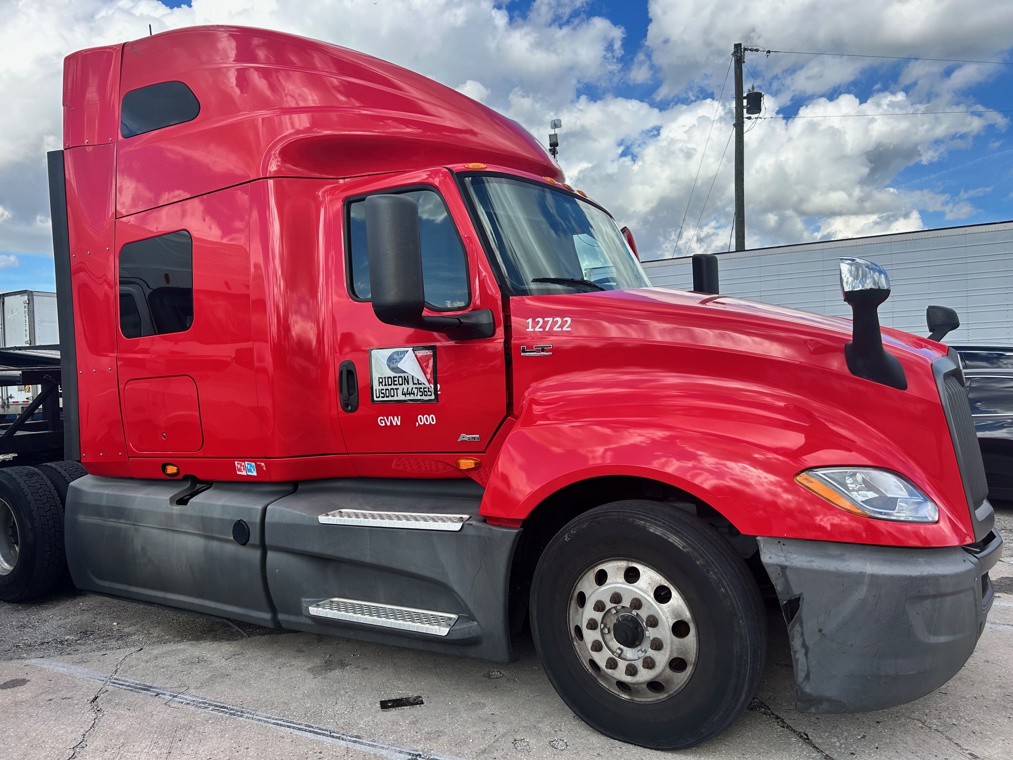 2020 INTERNATIONAL Lt625 in Miami, FL