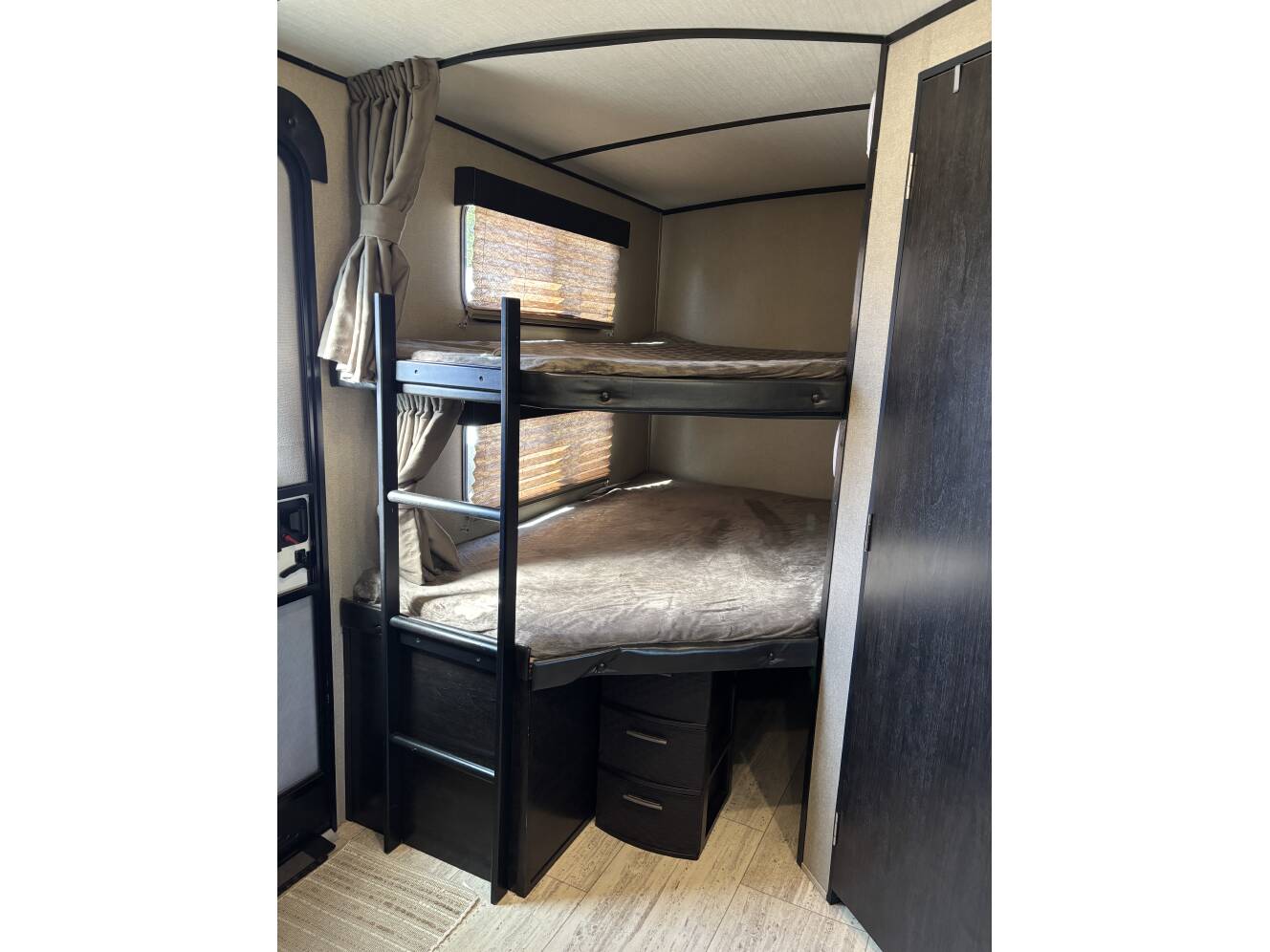 A photo of this 2018 Grand Design IMAGINE 2400BH