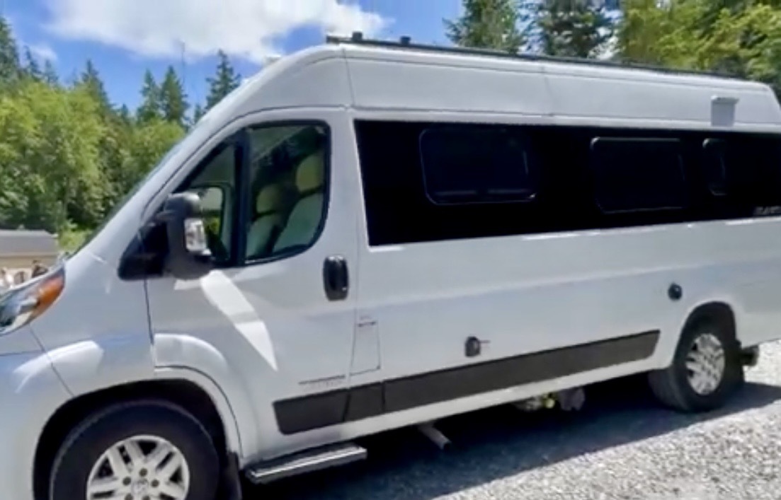 2022 Winnebago TRAVATO 59KL RV