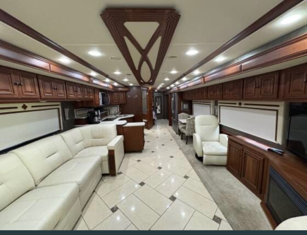 2013 Winnebago TOUR 42QD in lubbock TX