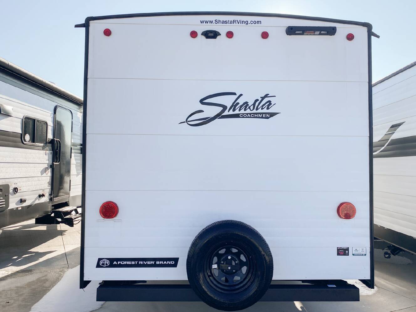 A photo of this 2025 Shasta I-5 526RBS