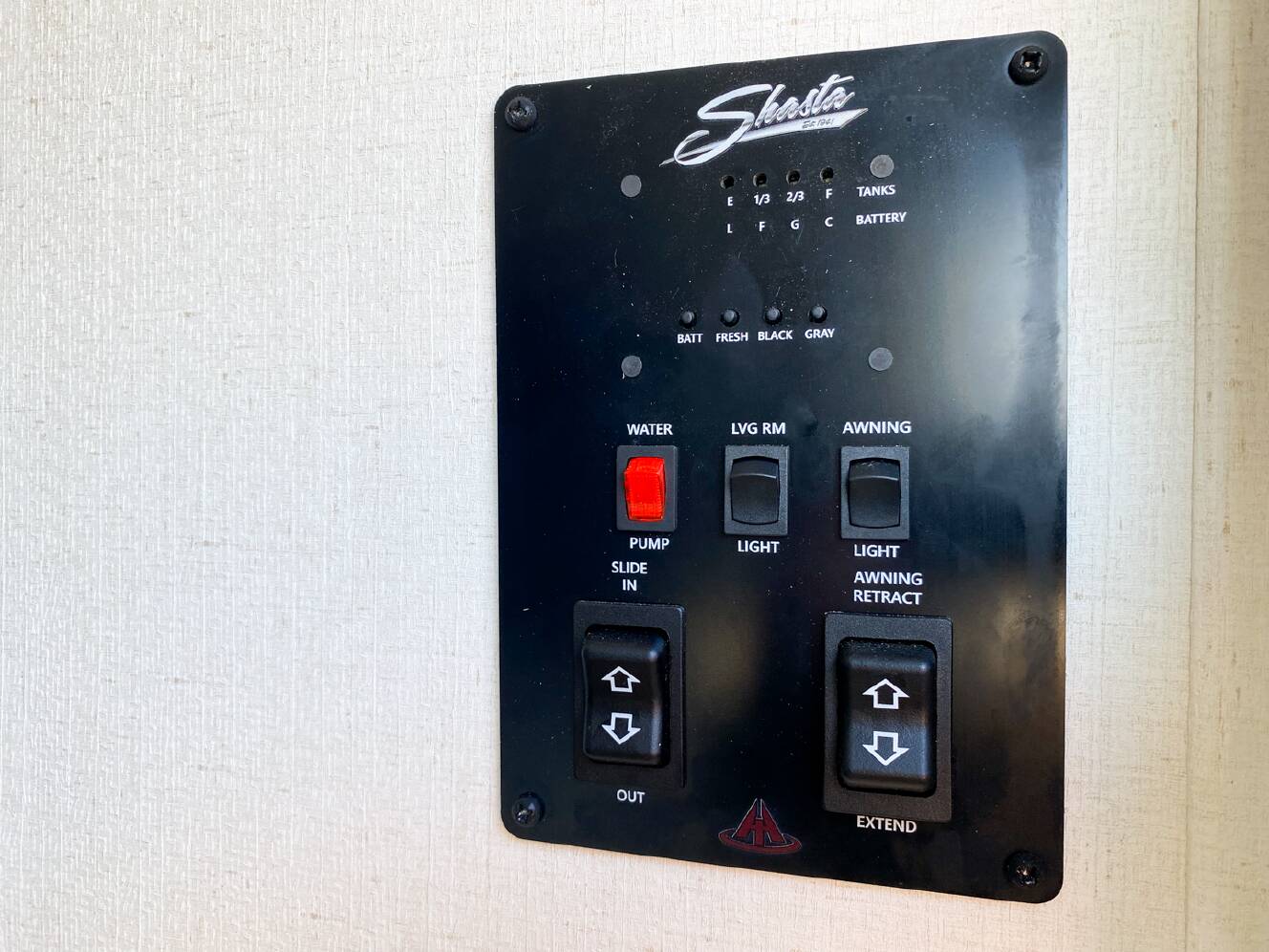 A photo of this 2025 Shasta I-5 526RBS