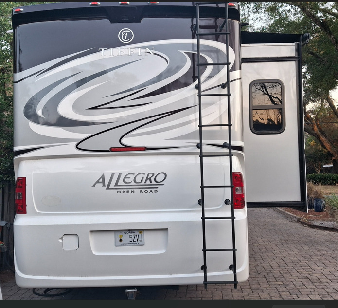 2016 Tiffin Motorhomes ALLEGRO CLASS A in palm harbor FL