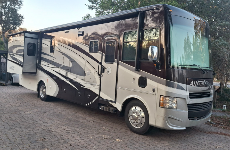2016 Tiffin Motorhomes ALLEGRO CLASS A in palm harbor FL