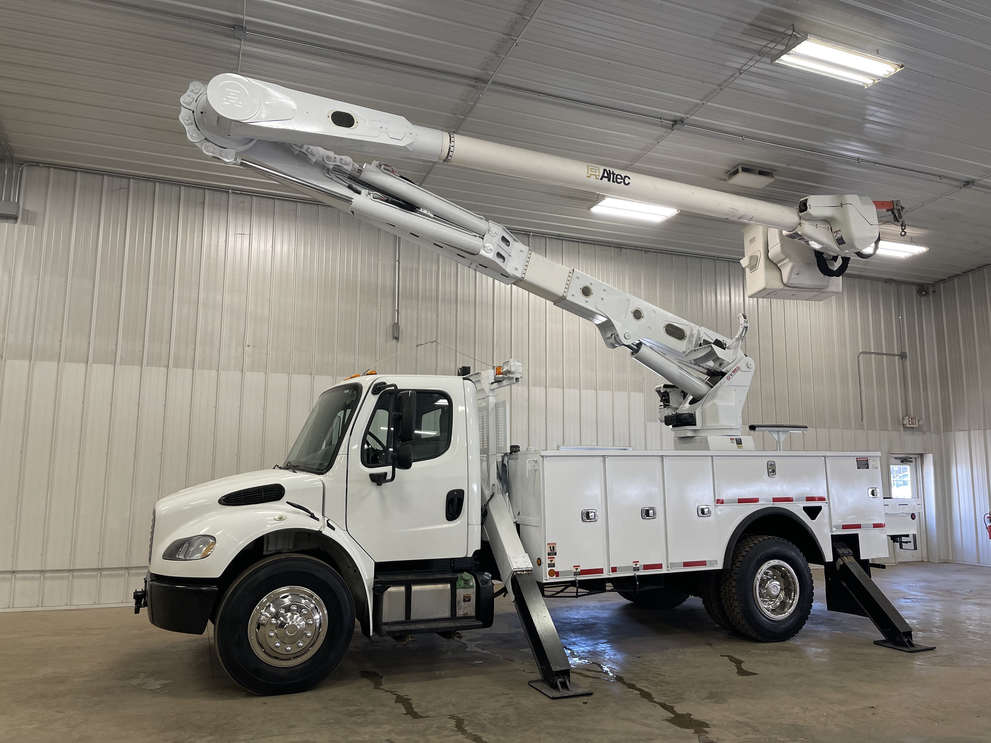 2015 FREIGHTLINER BUSINESS CLASS M2 106 in Battle Creek, MI