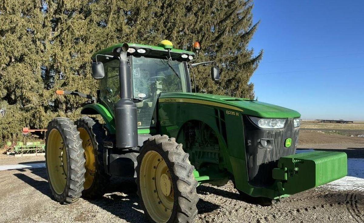2012 JOHN DEERE 8235R in Hazelton, ID