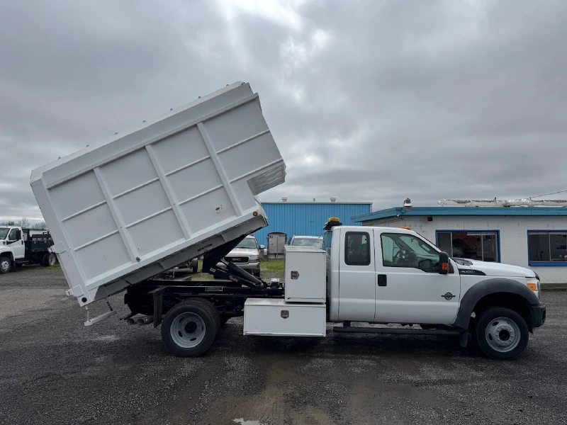 2012 FORD F550