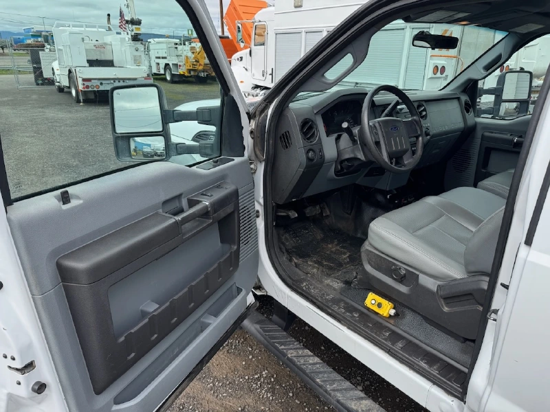 2012 FORD F550