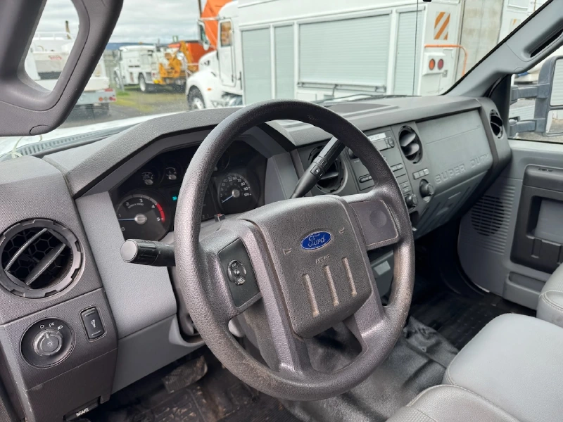 2012 FORD F550