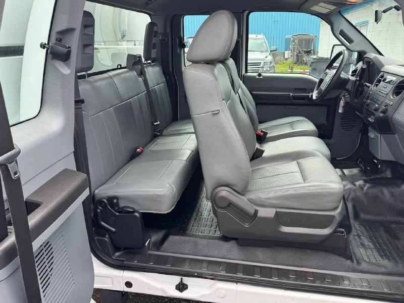 2012 FORD F550
