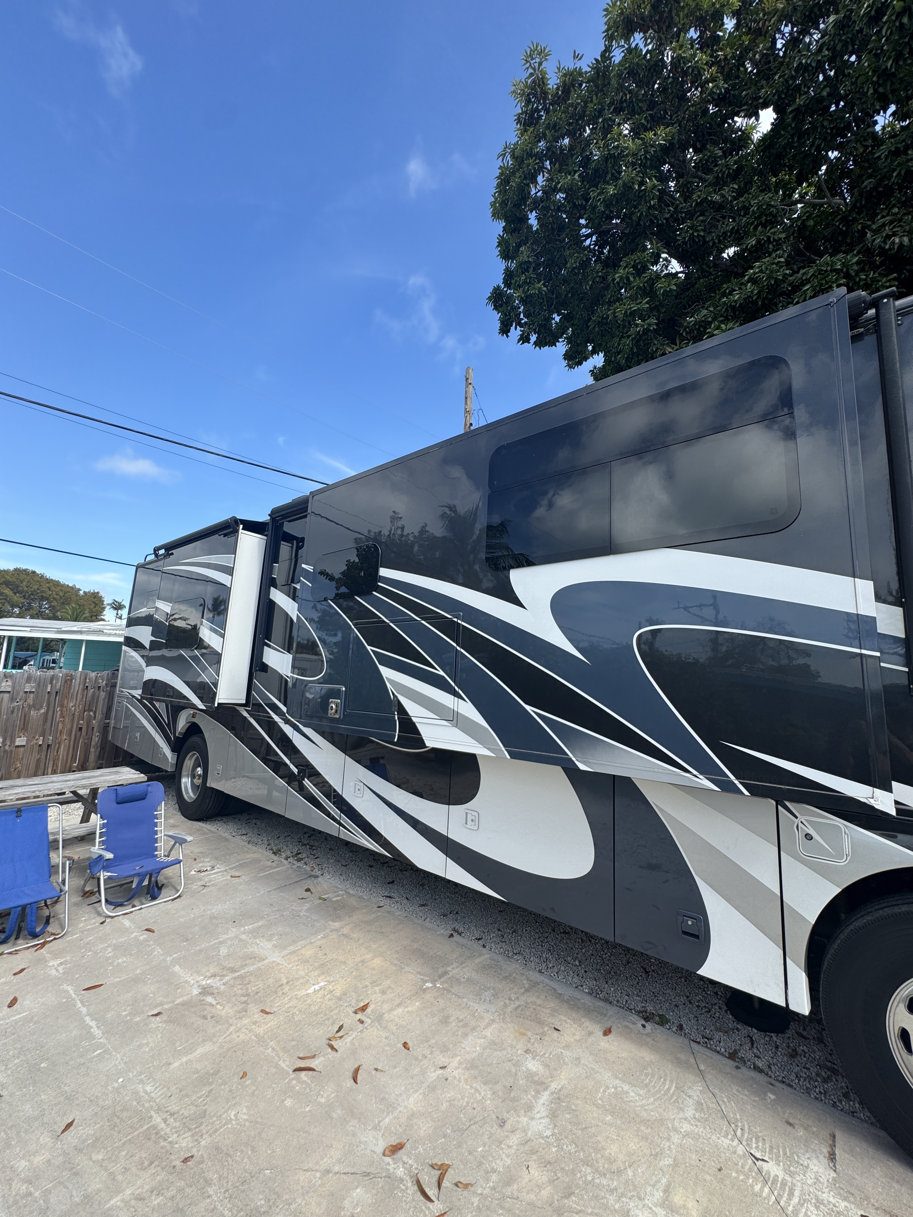 2018 Coachmen SPORTSCOACH 404RB in miami FL
