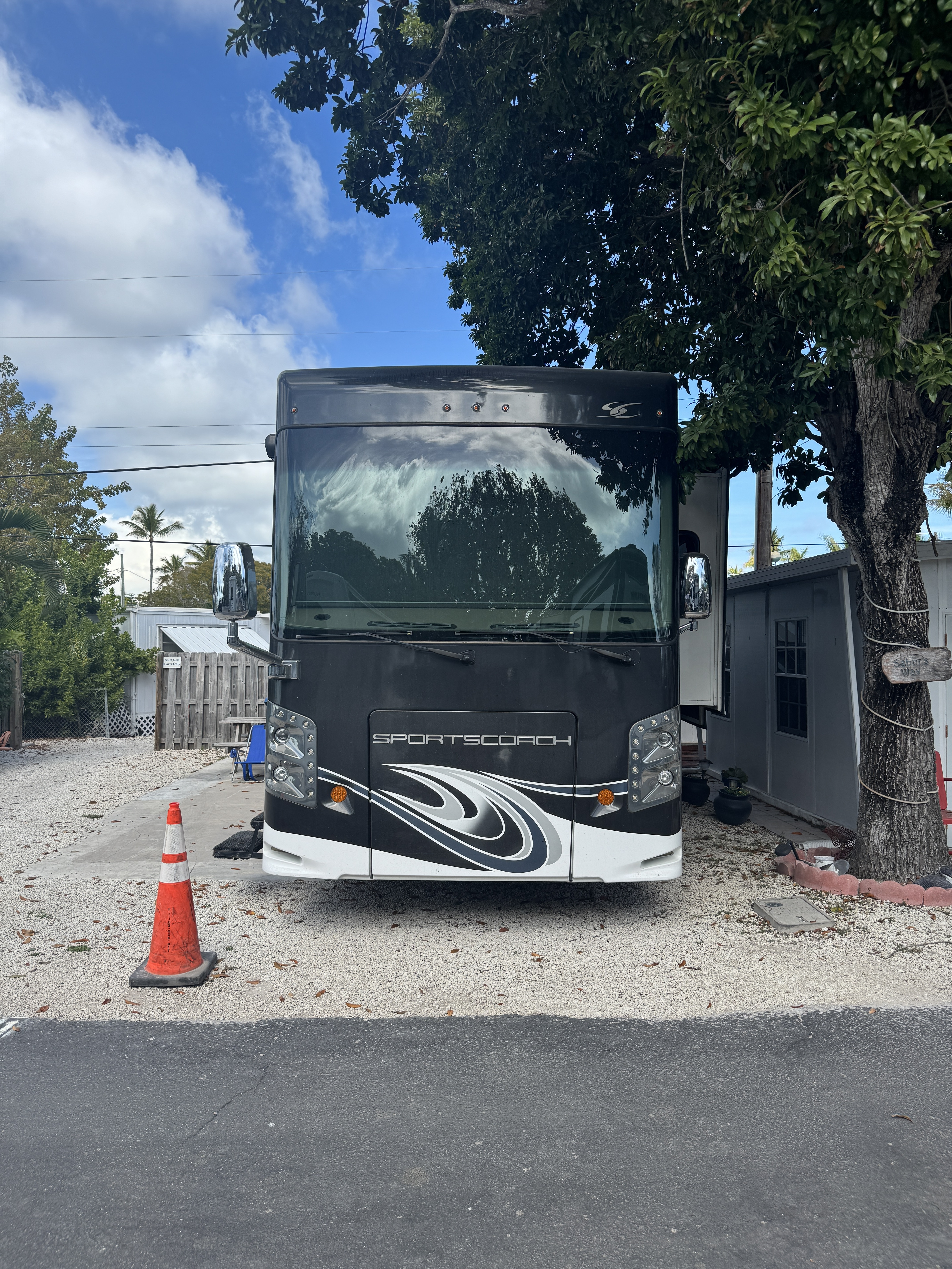 2018 Coachmen SPORTSCOACH 404RB in miami FL