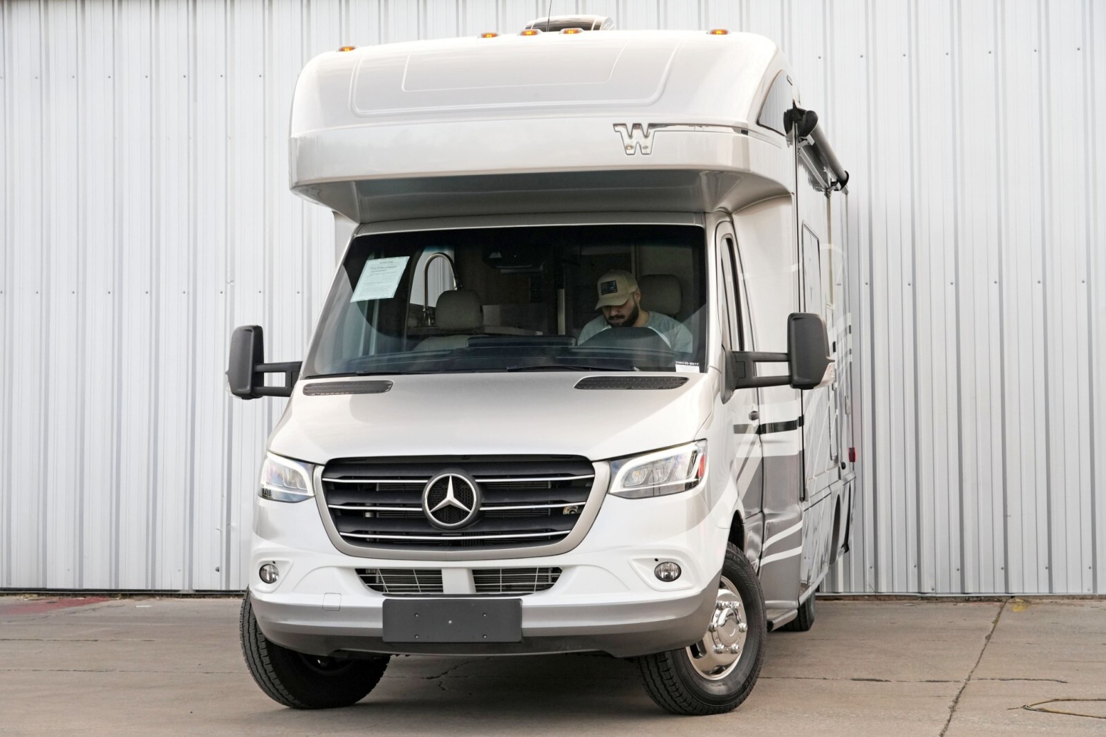 2021 Winnebago NAVION 524J RV