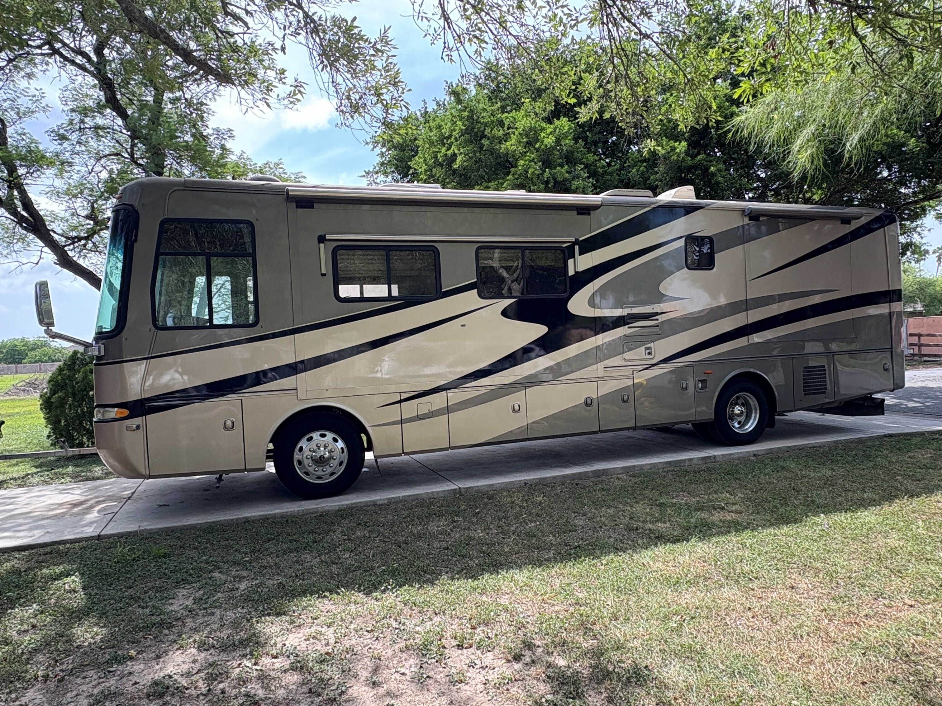 2006 Monaco DIPLOMAT 38PST in brownsville TX
