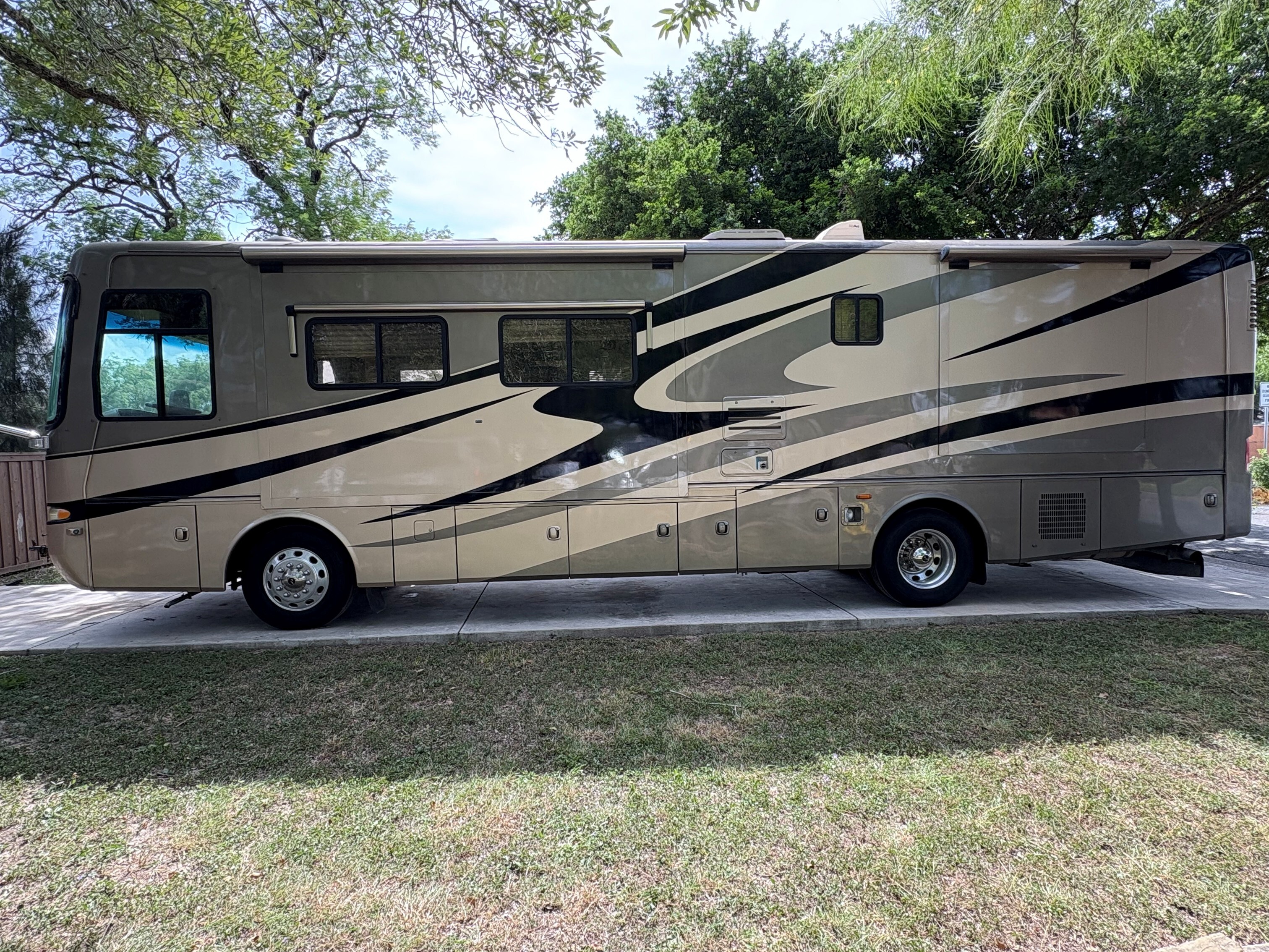 2006 Monaco DIPLOMAT 38PST in brownsville TX