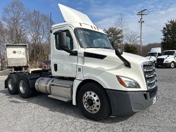 2019 FREIGHTLINER CASCADIA 126 in Blountville, TN