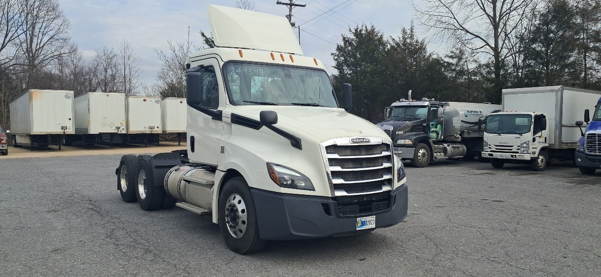 2019 FREIGHTLINER CASCADIA 126 in Blountville, TN