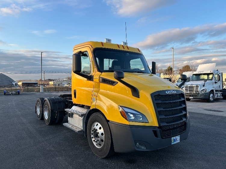2020 FREIGHTLINER CASCADIA 116 in Erlanger, KY