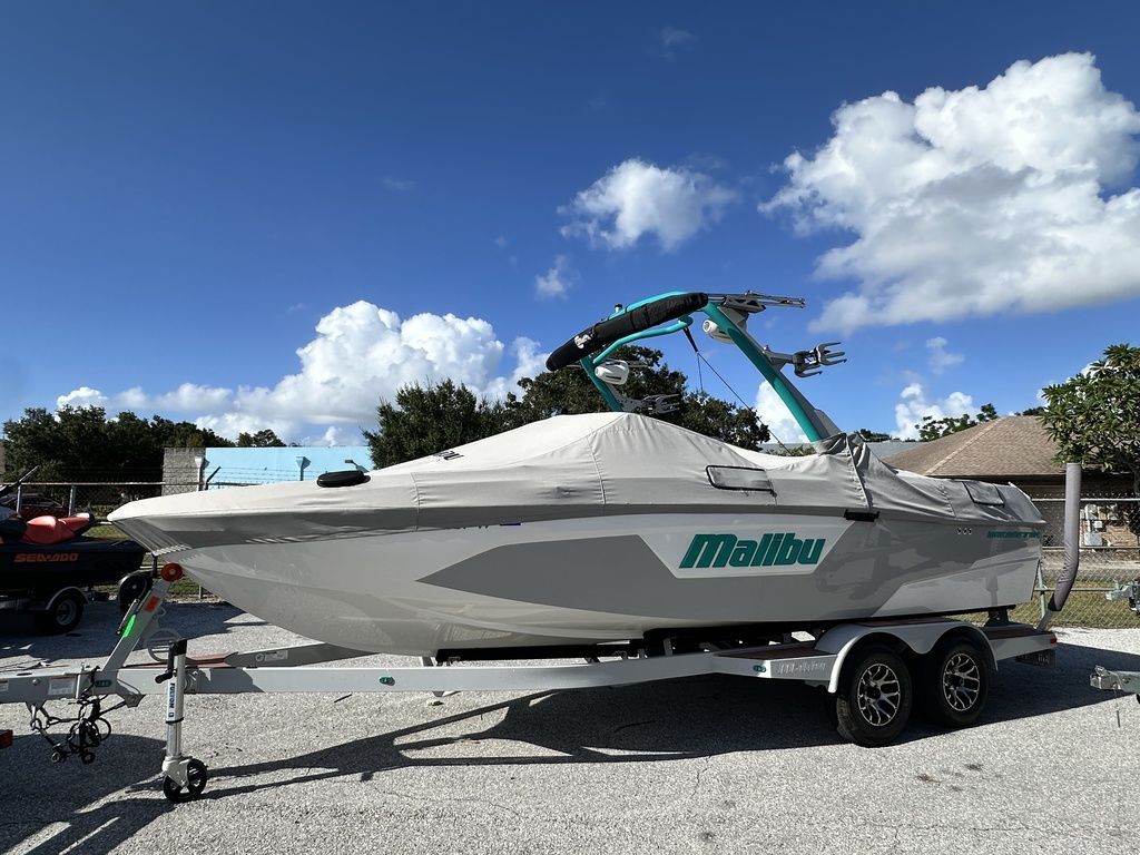 2022 Malibu Boats 23 LSV in lake placid FL
