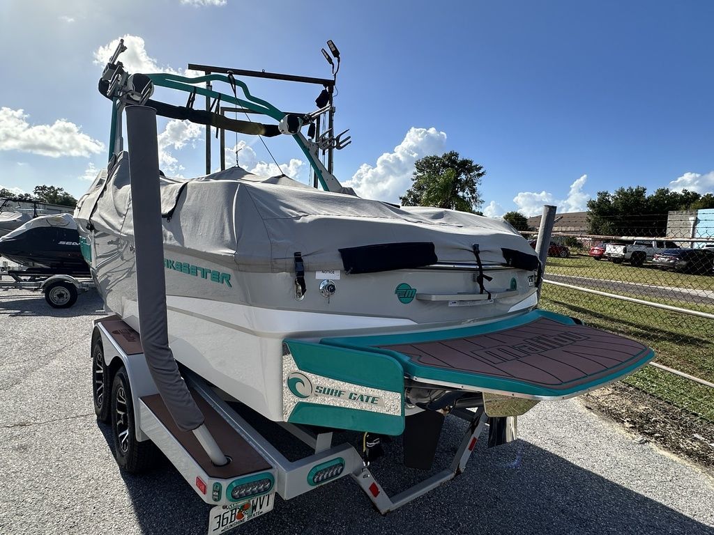 2022 Malibu Boats 23 LSV in lake placid FL
