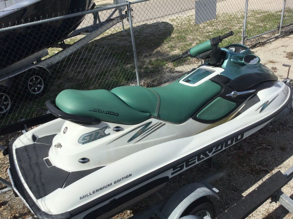 2000 Sea-Doo GTX in lake placid FL