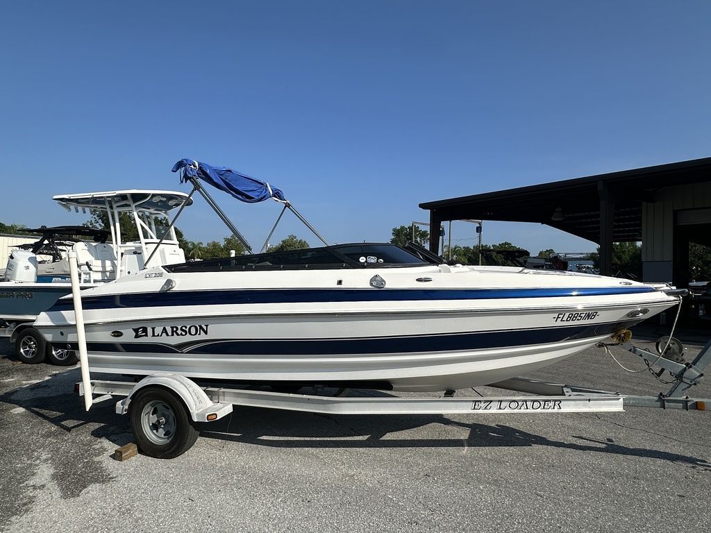 2006 Larson LXI 208 in lake placid FL