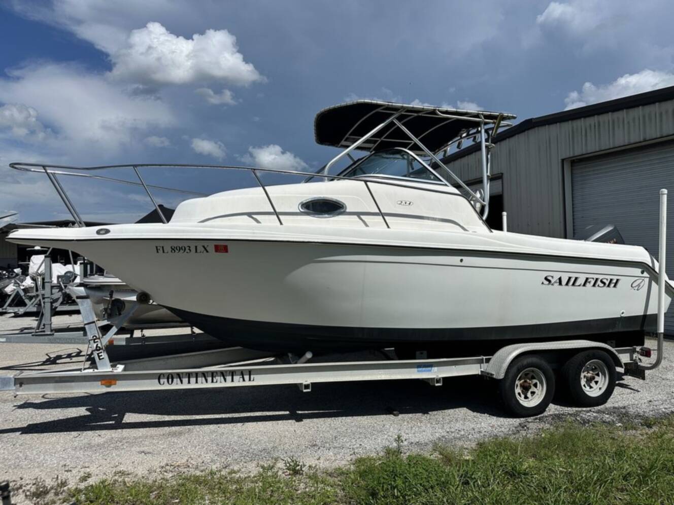 A photo of this 2000 Sailfish SF 234 WA