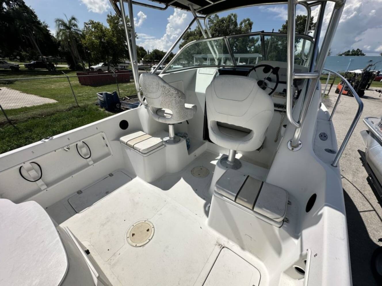 A photo of this 2000 Sailfish SF 234 WA