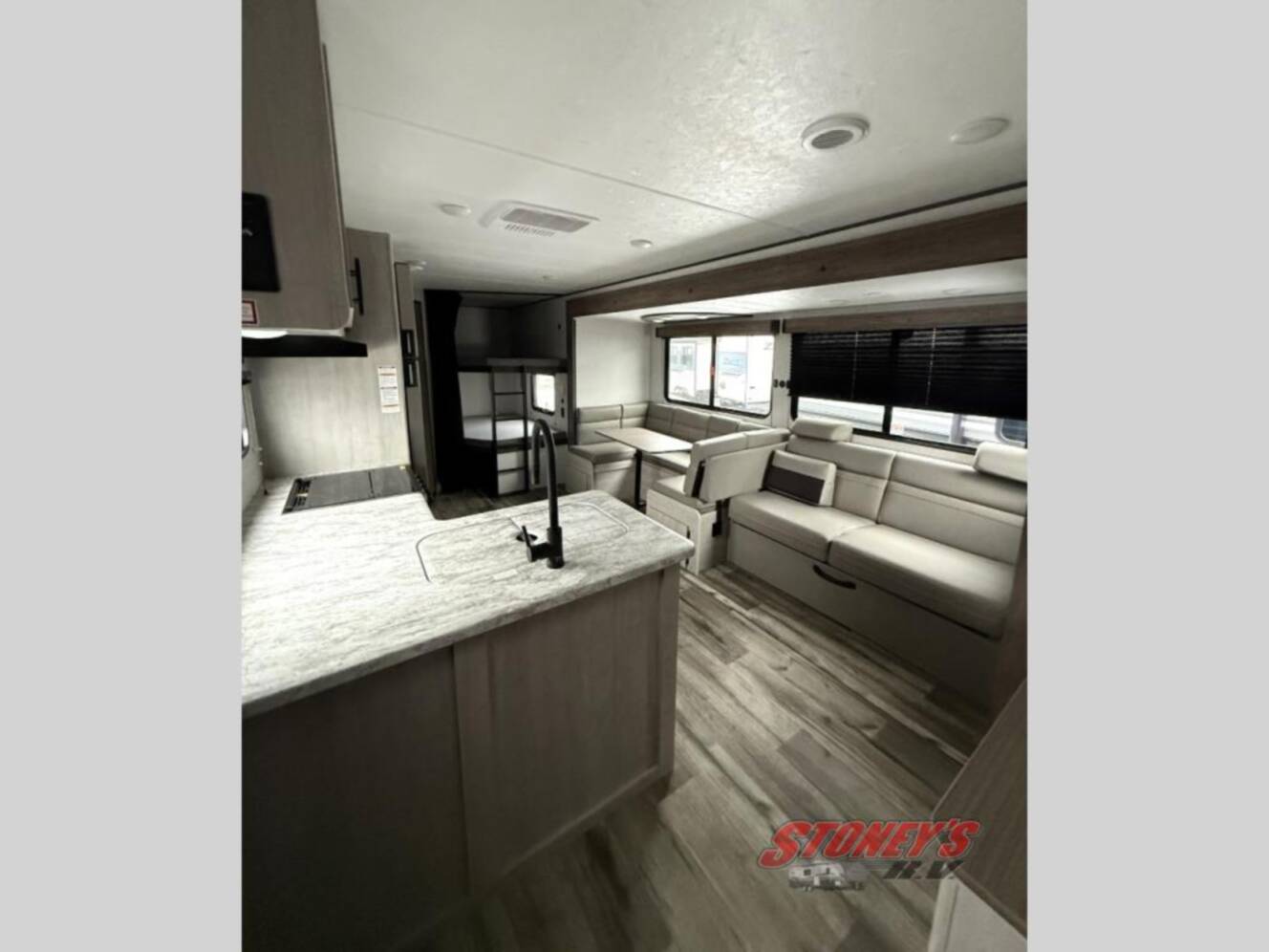 A photo of this 2025 Crossroads Zinger 270BH