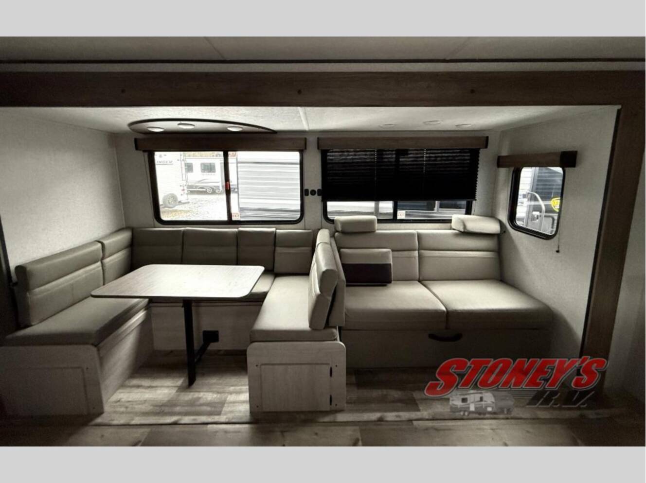 A photo of this 2025 Crossroads Zinger 270BH