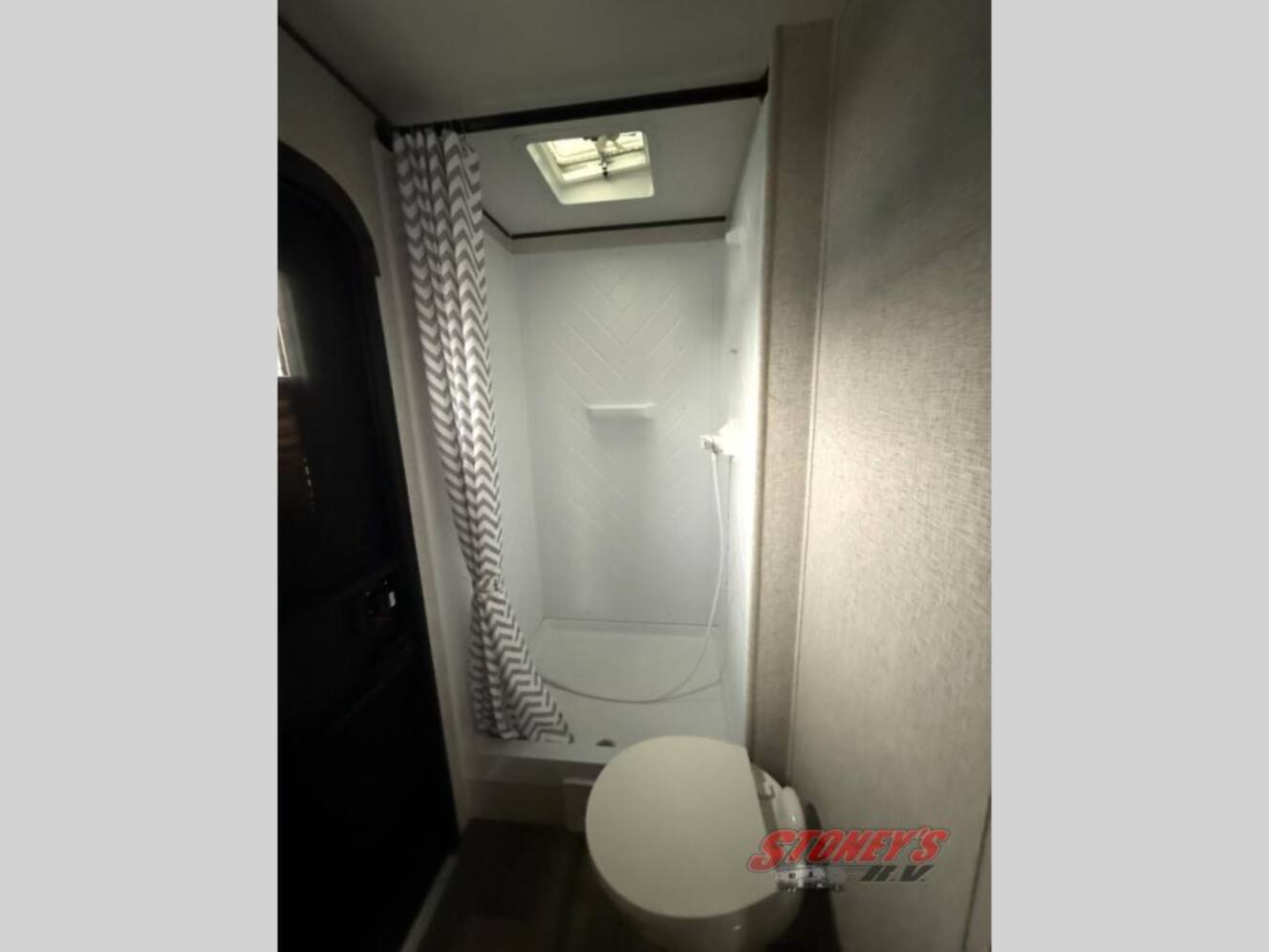 A photo of this 2025 Crossroads Zinger 270BH