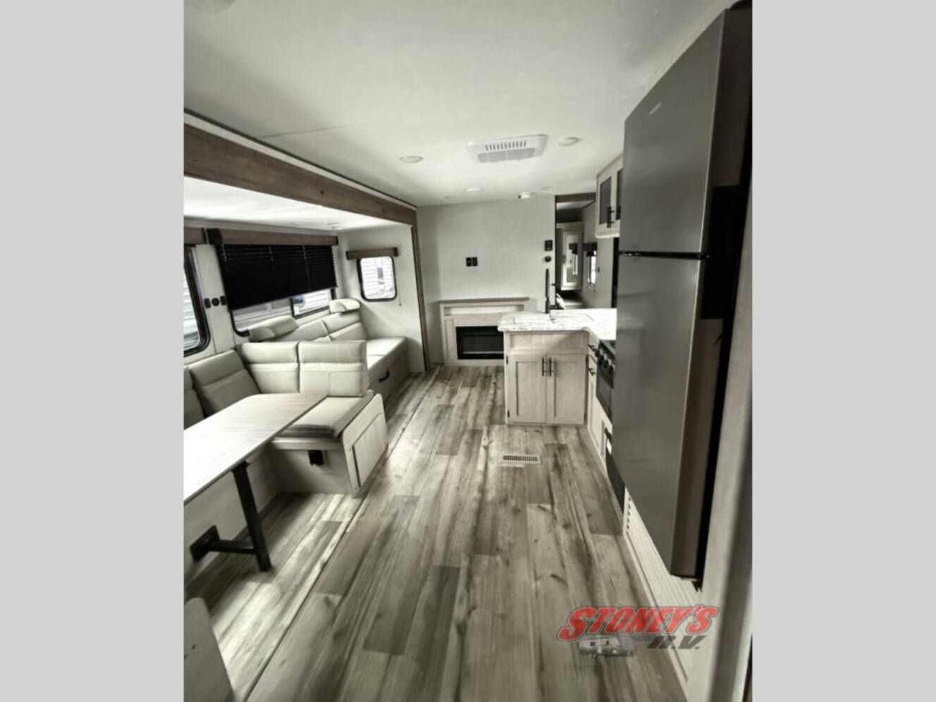 A photo of this 2025 Crossroads Zinger 270BH