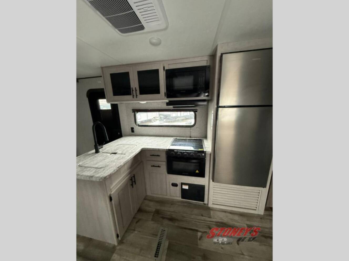 A photo of this 2025 Crossroads Zinger 270BH