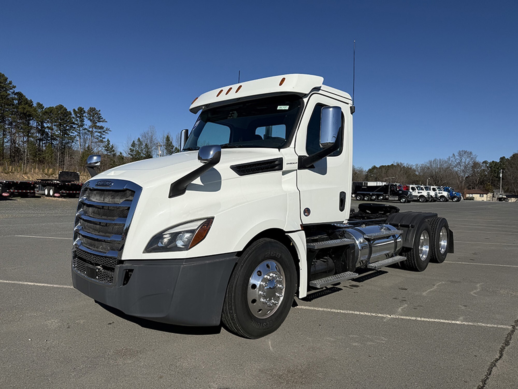 2019 FREIGHTLINER CASCADIA 126 in Charlotte, NC