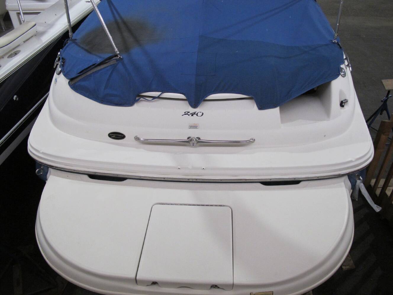 A photo of this 2004 Sea Ray 240 SUNDECK