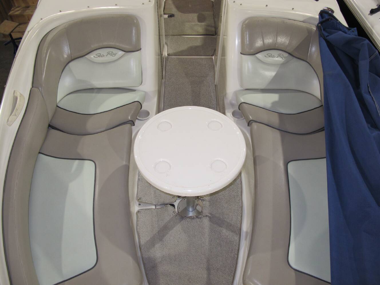 A photo of this 2004 Sea Ray 240 SUNDECK