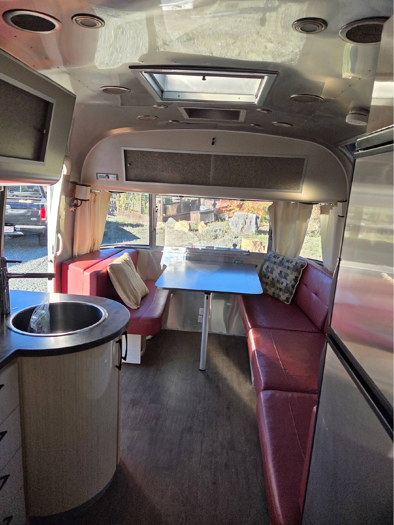 A photo of this 2015 Airstream INTERNATIONAL SERENITY 27FB